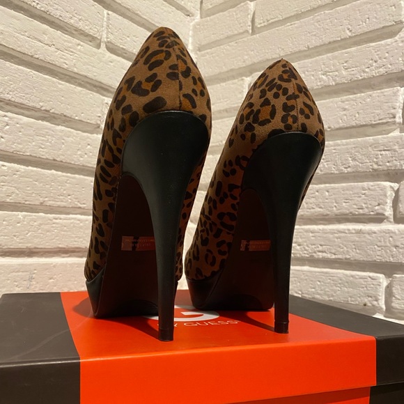 Almost new, 3” heels, cute leopard print, Guess pumps Sz 5.5 box unavailable - Picture 4 of 6